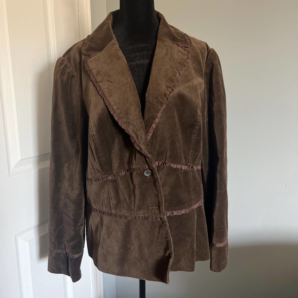 Stylish Velvet Brown Blazer with Detail- Size 18